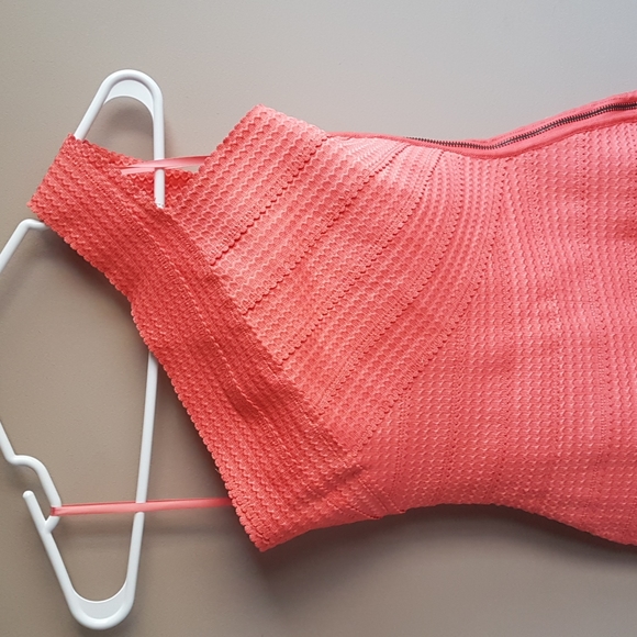 HONEY PUNCH Dress Size S - Picture 2 of 9